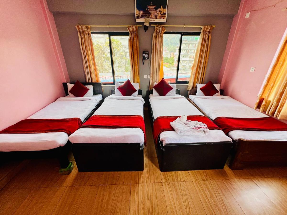 Hotel Donosti Pokhara Esterno foto
